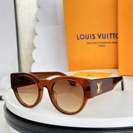 Picture of Louis Vuitton Sunglasses _SKUfw77169829fw
